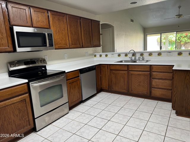 8936 W TUCKEY Lane, Glendale, AZ 85305