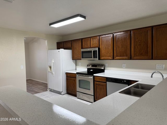 8936 W TUCKEY Lane, Glendale, AZ 85305