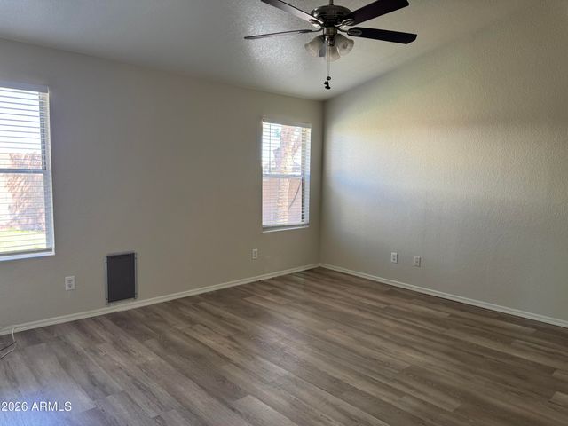 8936 W TUCKEY Lane, Glendale, AZ 85305