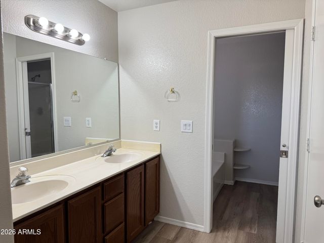 8936 W TUCKEY Lane, Glendale, AZ 85305