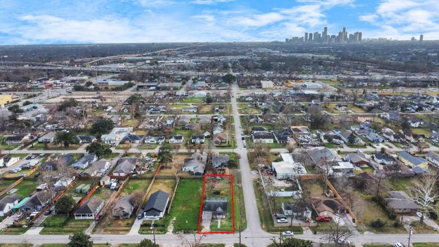 2508 Melbourne Street, Houston, TX 77026