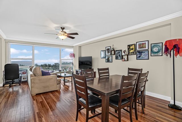 3180 N Lake Shore Drive 8C, Chicago, IL 60657