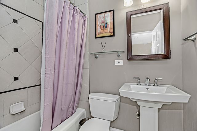 3180 N Lake Shore Drive 8C, Chicago, IL 60657