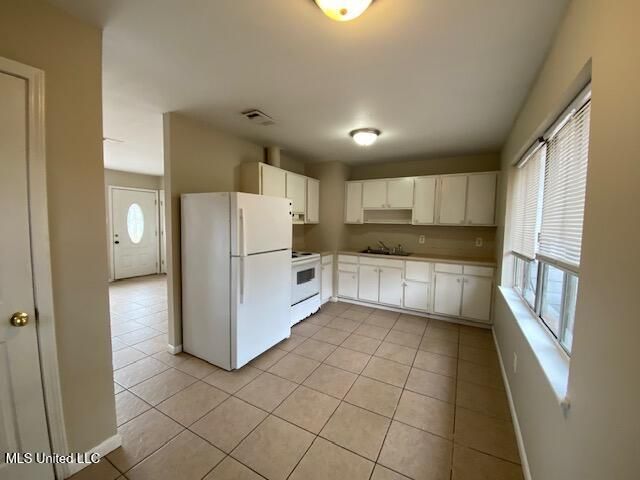 7217 Hampton Drive, Biloxi, MS 39532