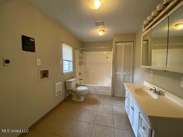 7217 Hampton Drive, Biloxi, MS 39532