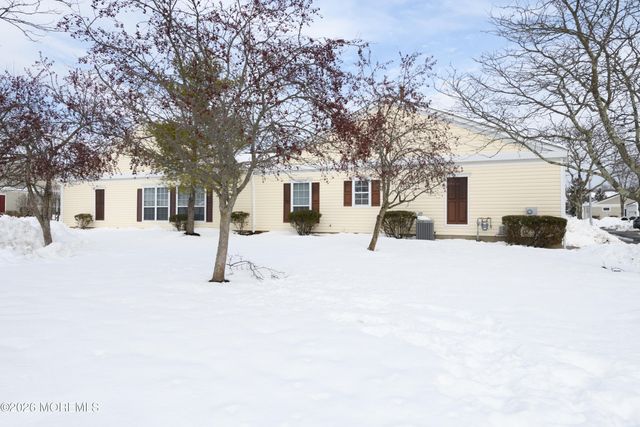 467 Bluebird Drive 467, Monroe, NJ 08831