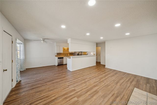 3206 S 214th East Avenue, Broken Arrow, OK 74014