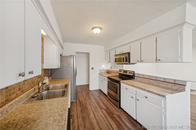 3206 S 214th East Avenue, Broken Arrow, OK 74014