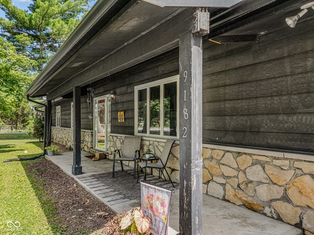 9182 N Cherry Hills Drive, Columbus, IN 47201