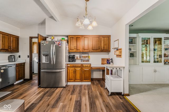 9182 N Cherry Hills Drive, Columbus, IN 47201