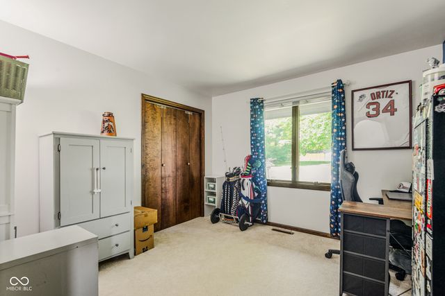 9182 N Cherry Hills Drive, Columbus, IN 47201