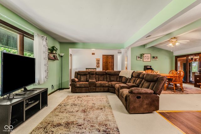 9182 N Cherry Hills Drive, Columbus, IN 47201