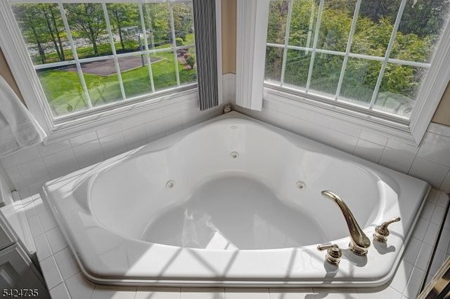 7 Hager St, East Brunswick Twp., NJ 08816