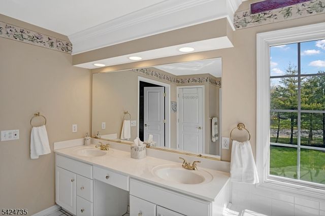 7 Hager St, East Brunswick Twp., NJ 08816