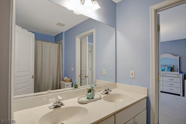 7 Hager St, East Brunswick Twp., NJ 08816