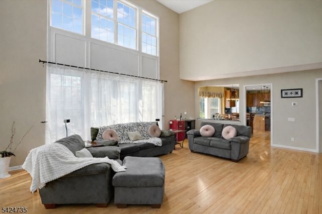 7 Hager St, East Brunswick Twp., NJ 08816