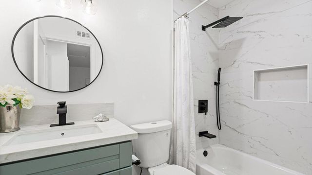 7833 Camino Huerta, San Diego, CA 92122