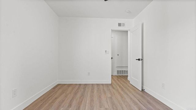7833 Camino Huerta, San Diego, CA 92122