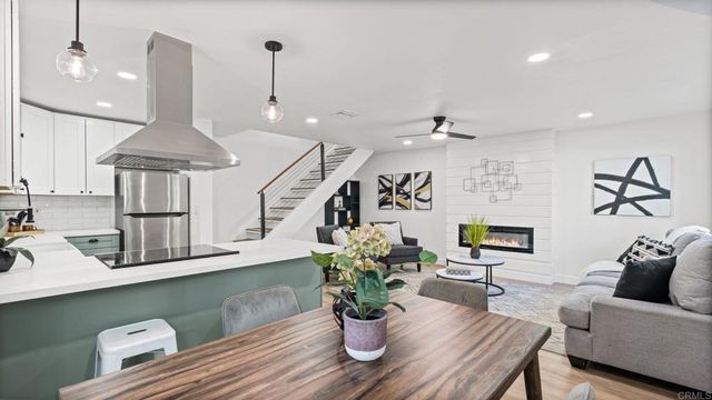 7833 Camino Huerta, San Diego, CA 92122
