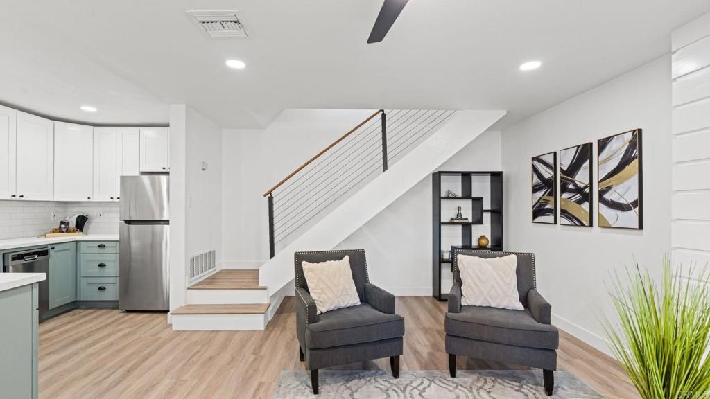 7833 Camino Huerta, San Diego, CA 92122 — photo 4
