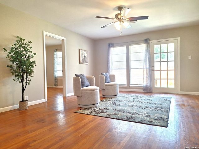 1001 NAPLES ST, Castroville, TX 78009