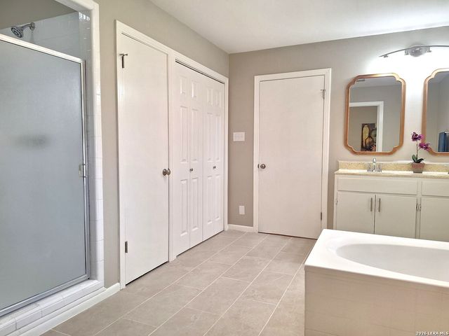 1001 NAPLES ST, Castroville, TX 78009