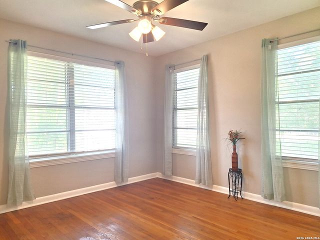 1001 NAPLES ST, Castroville, TX 78009