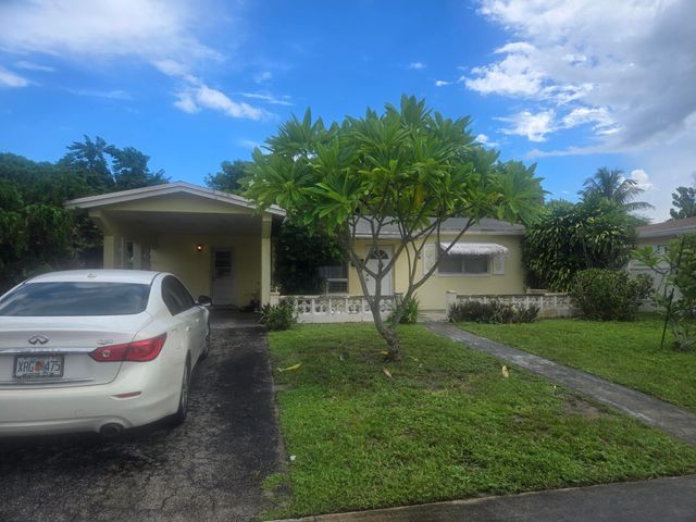 4211 NW 43RD Street, Lauderdale Lakes, FL 33319