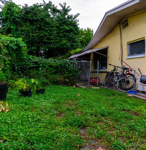 4211 NW 43RD Street, Lauderdale Lakes, FL 33319