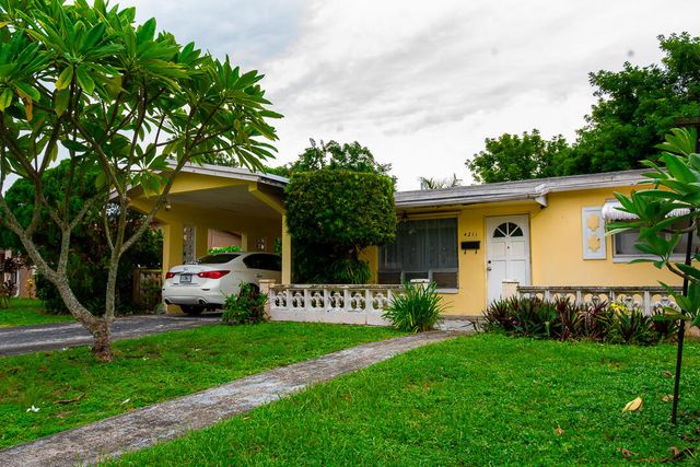 4211 NW 43RD Street, Lauderdale Lakes, FL 33319