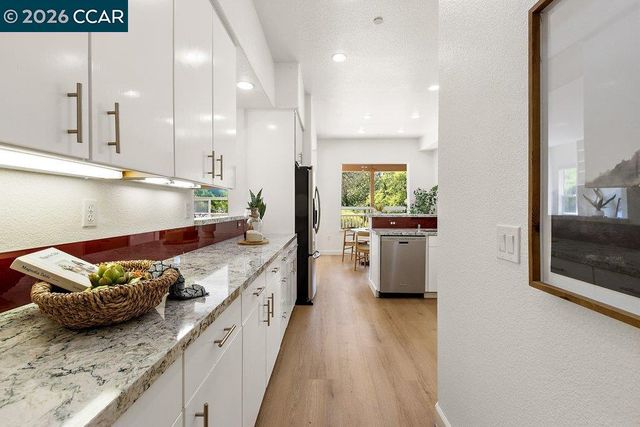 501 Falconwood Ct, Walnut Creek, CA 94595