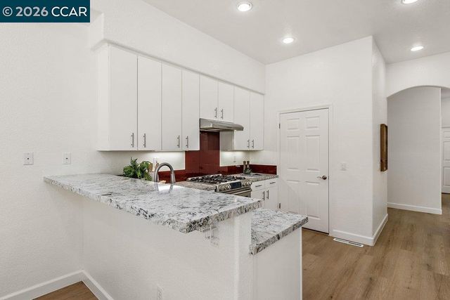 501 Falconwood Ct, Walnut Creek, CA 94595