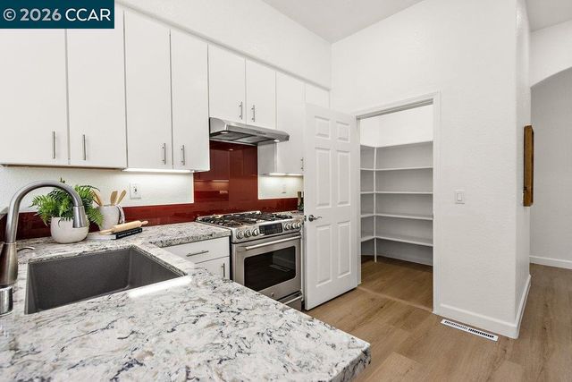 501 Falconwood Ct, Walnut Creek, CA 94595