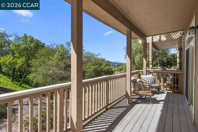 501 Falconwood Ct, Walnut Creek, CA 94595