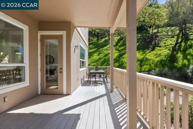 501 Falconwood Ct, Walnut Creek, CA 94595