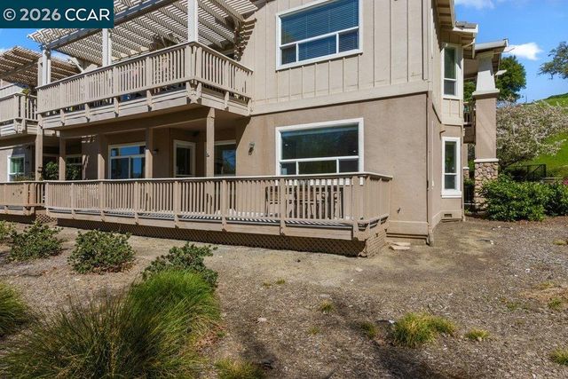 501 Falconwood Ct, Walnut Creek, CA 94595