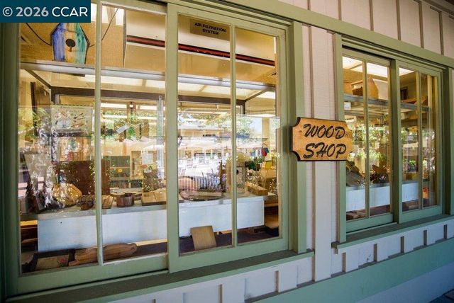 501 Falconwood Ct, Walnut Creek, CA 94595