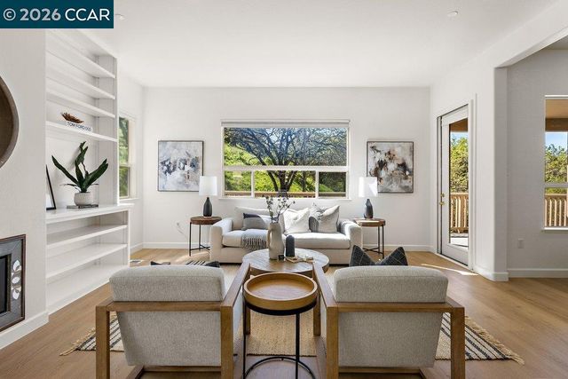 501 Falconwood Ct, Walnut Creek, CA 94595