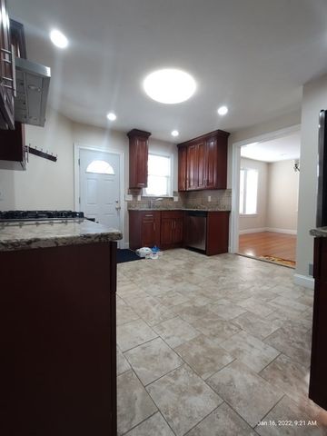 62 Washington Street 62, Wellesley, MA 02481
