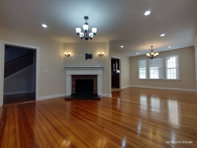 62 Washington Street 62, Wellesley, MA 02481