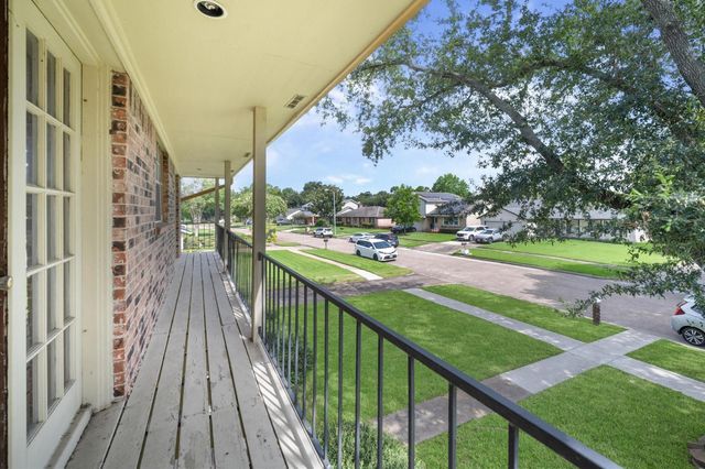12235 Alston Drive, Meadows Place, TX 77477