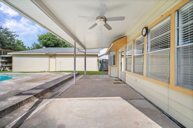 12235 Alston Drive, Meadows Place, TX 77477