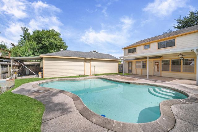 12235 Alston Drive, Meadows Place, TX 77477
