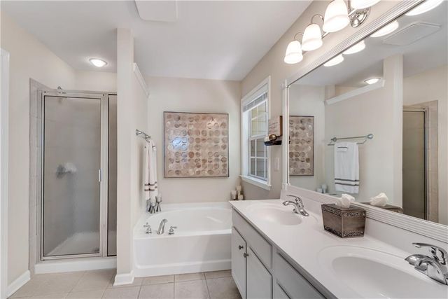 3733 Chattahoochee Summit SE Drive 7, Atlanta, GA 30339