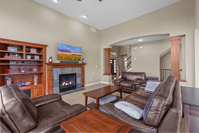 7525 Territory Pass, Lakeville, MN 55044
