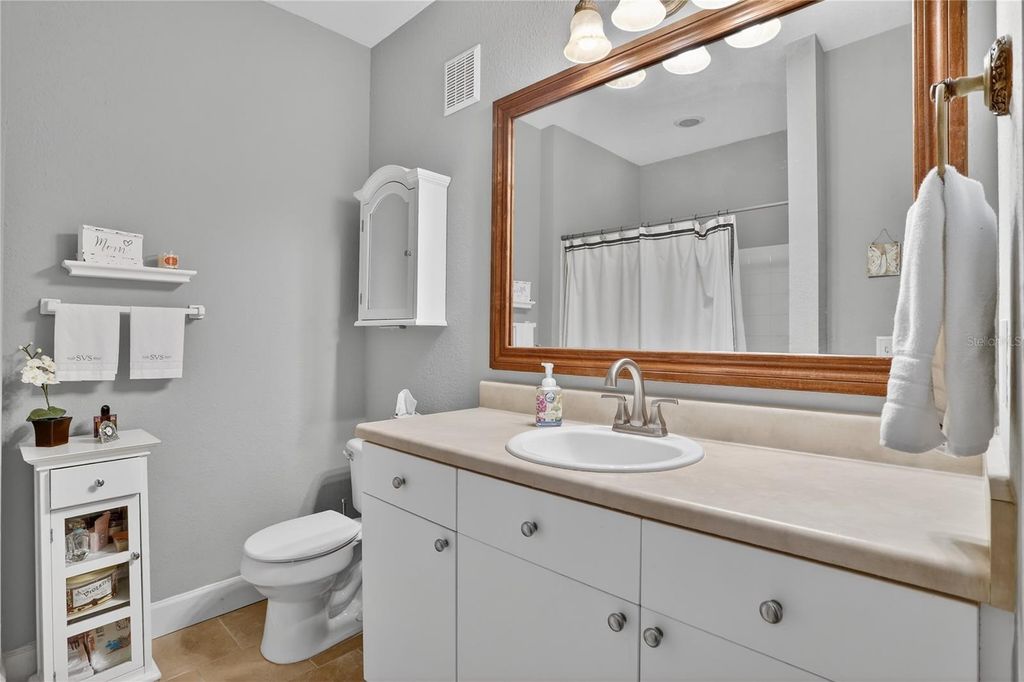 Image 12 of property listing at 4221 W SPRUCE STREET 2426, Tampa, FL 33607