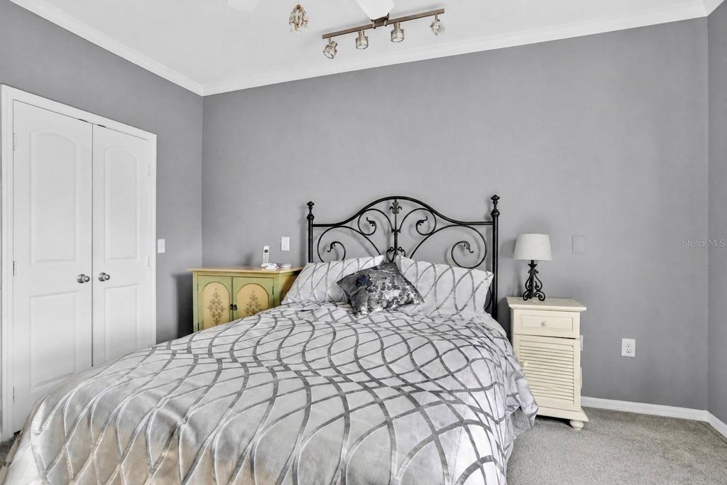 Image 16 of property listing at 4221 W SPRUCE STREET 2426, Tampa, FL 33607