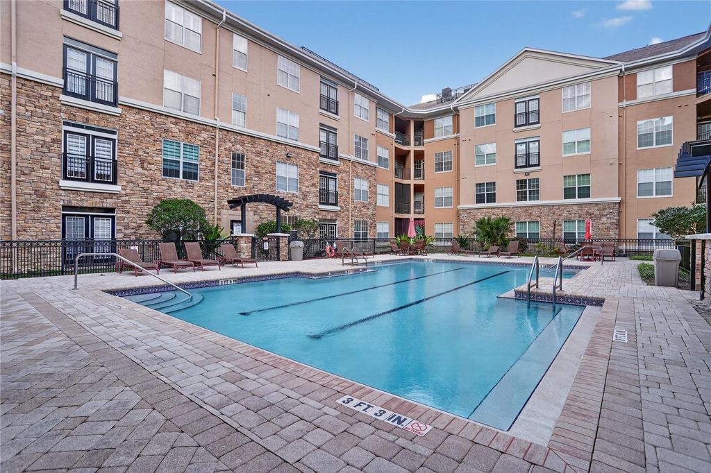 Image 20 of property listing at 4221 W SPRUCE STREET 2426, Tampa, FL 33607