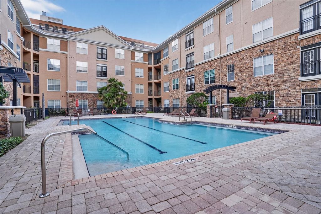 Image 21 of property listing at 4221 W SPRUCE STREET 2426, Tampa, FL 33607