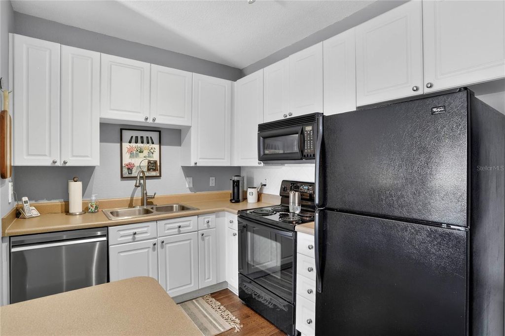 Image 5 of property listing at 4221 W SPRUCE STREET 2426, Tampa, FL 33607